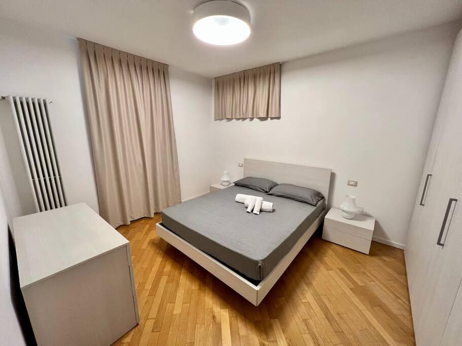 Beija Flor-Trilocale Piazza Garibaldi N18 Daire Desenzano del Garda Dış mekan fotoğraf